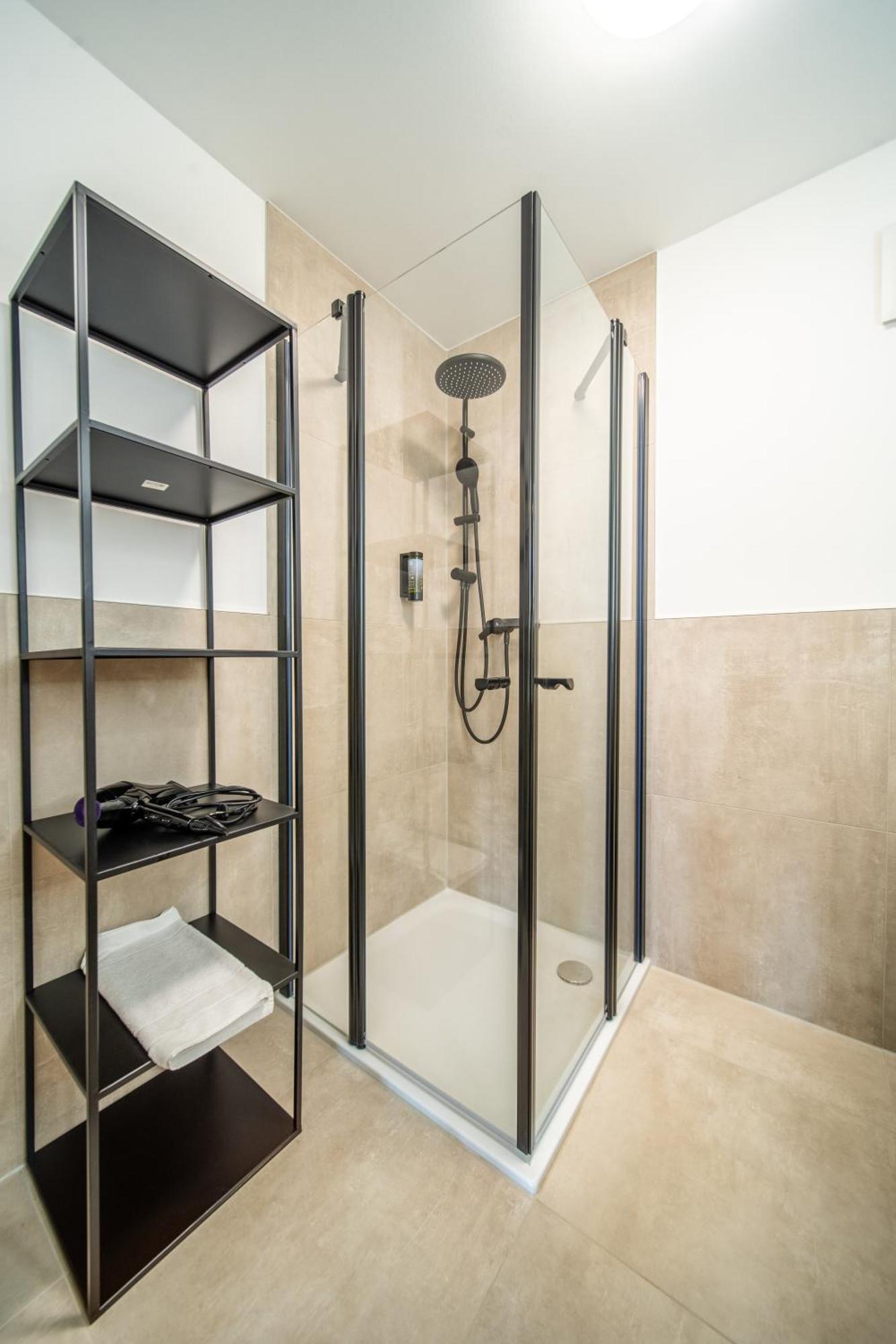 Coblenz Suites โคเบลนซ์ ภายนอก รูปภาพ